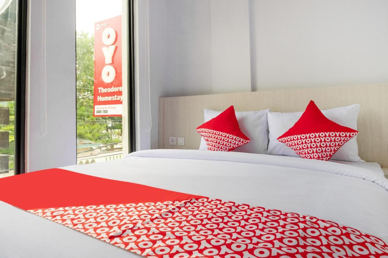 Super Oyo 3150 Theodore Homestay Medan Esterno foto